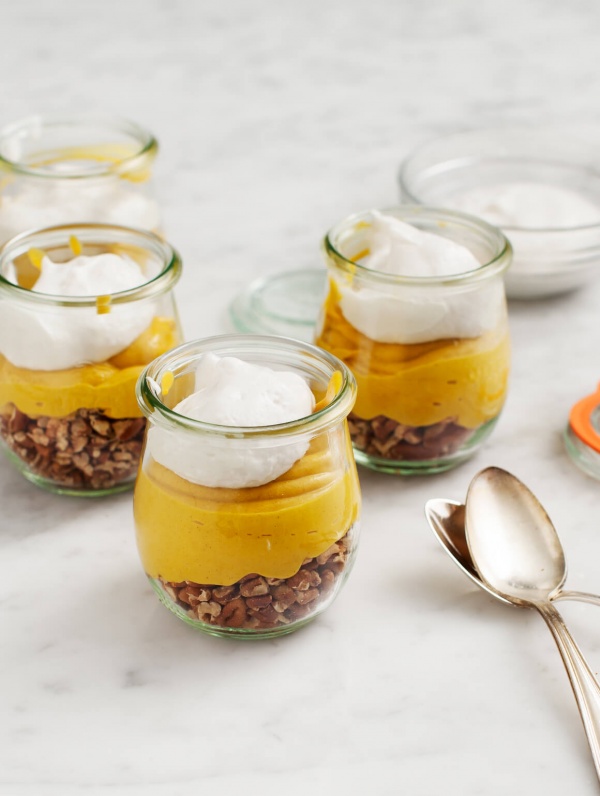 vegan pumpkin pie parfaits