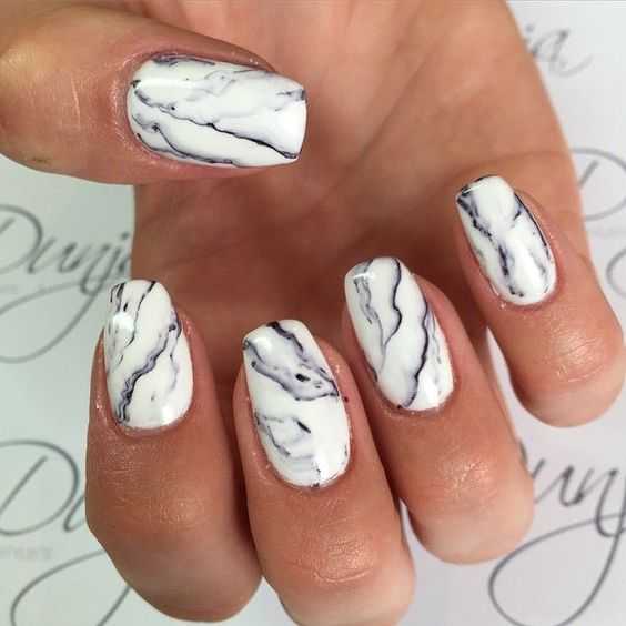 Marvelous Marbling nails