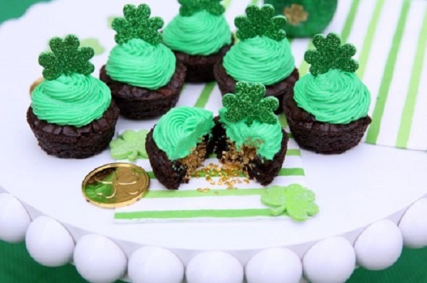 Hidden Pot of Gold Brownie Cups