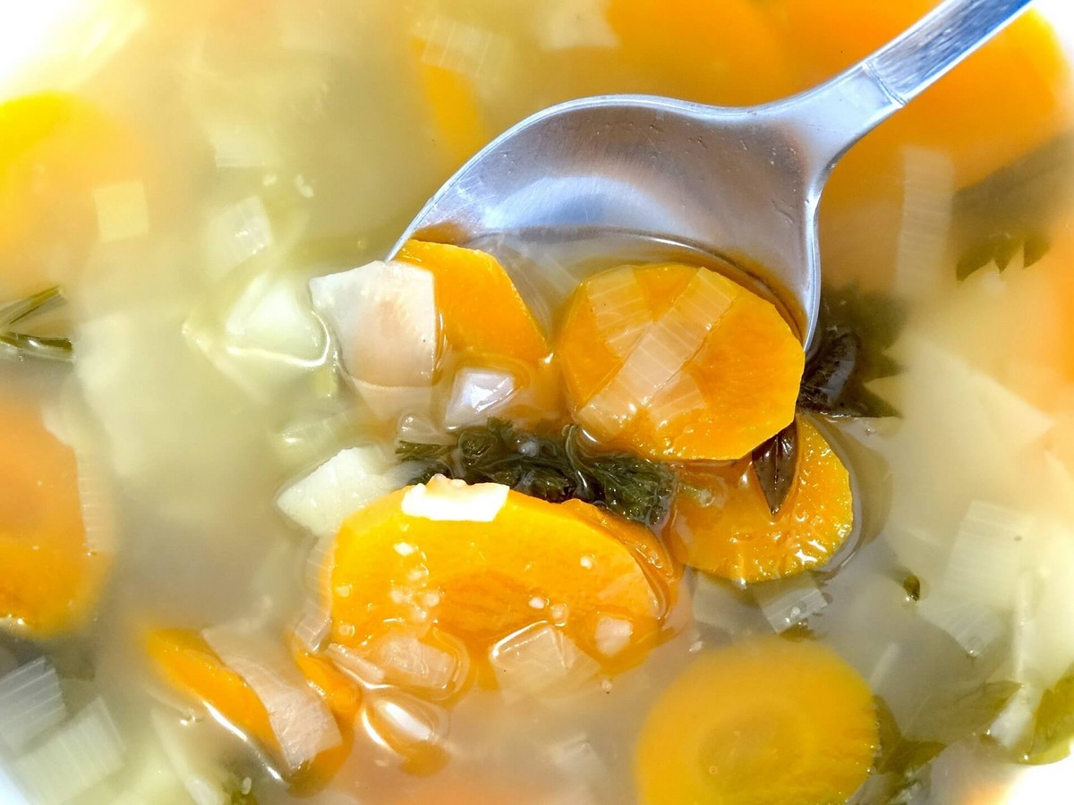 Simple Oil-Free Vegetable Broth