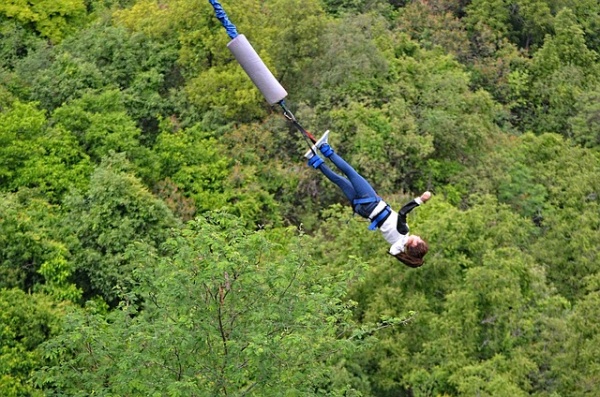 Bungee jumping