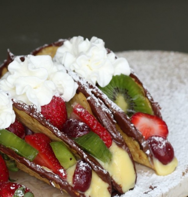 Easy No Bake Nutella and Fruit Dessert Tacos