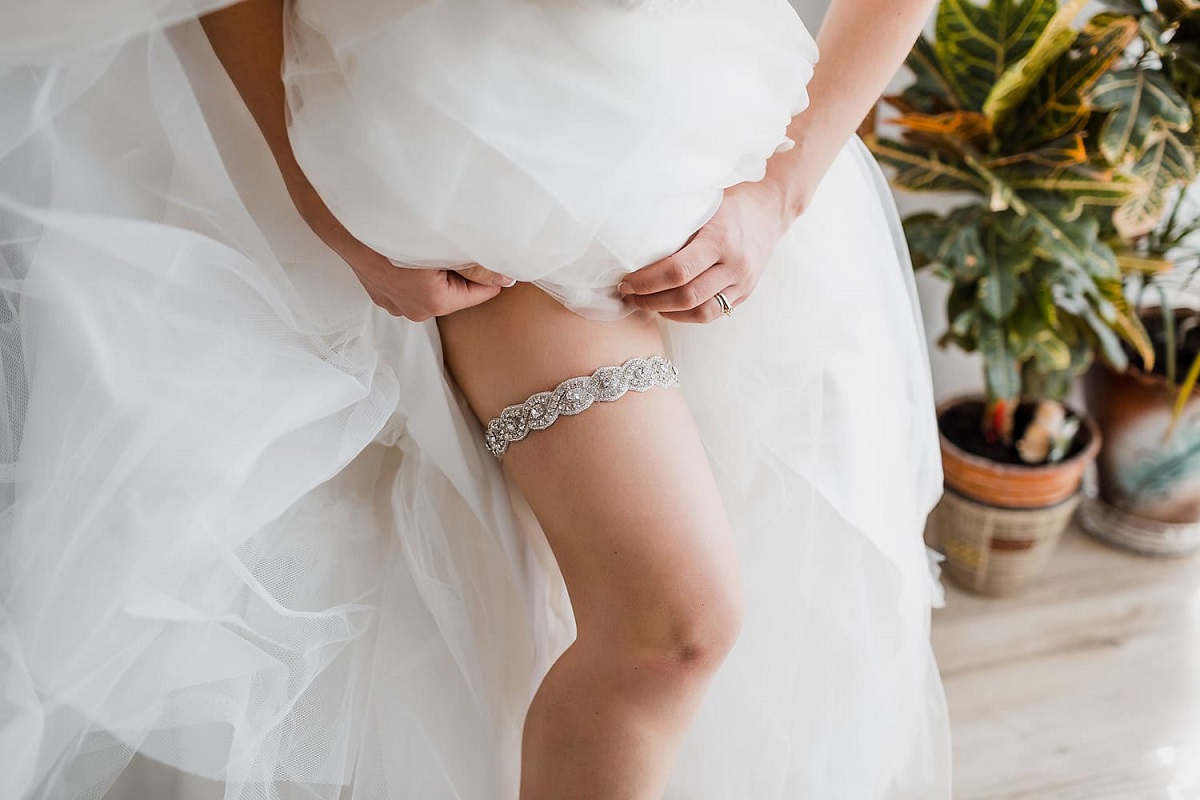 Tossing the garter