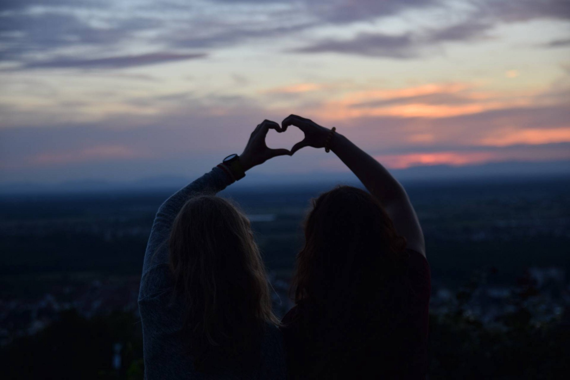 6 Creative Ways to Have Fun With a Long Distance Best Friend