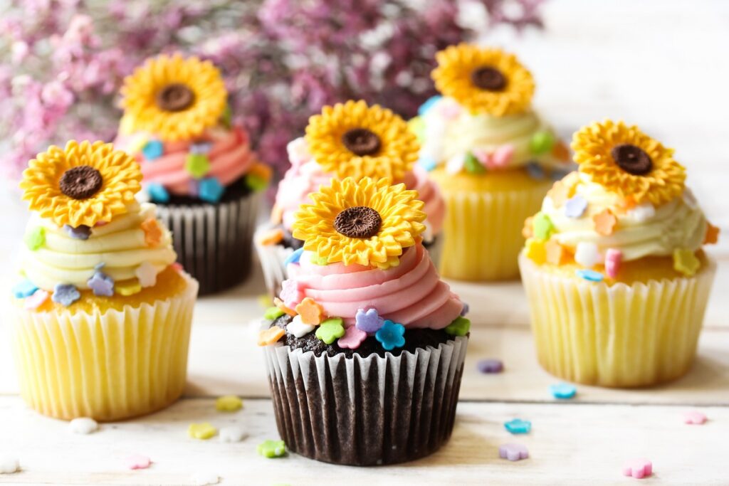 10 Amazing Summer Cupcake Recipes