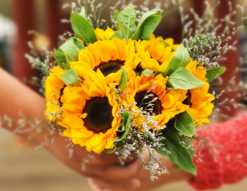 Butterscotch Yellow and Gunmetal fall wedding colors