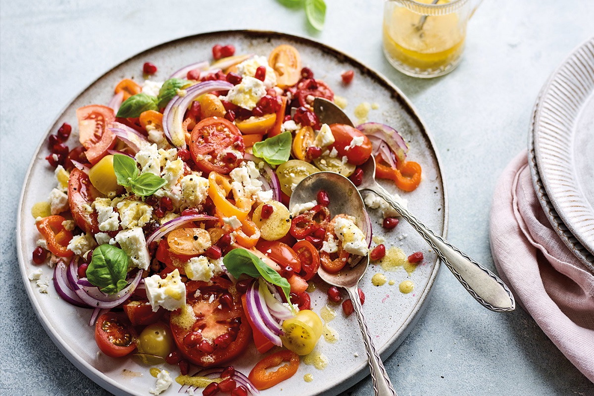 Tomato salad with pomegranate molasses