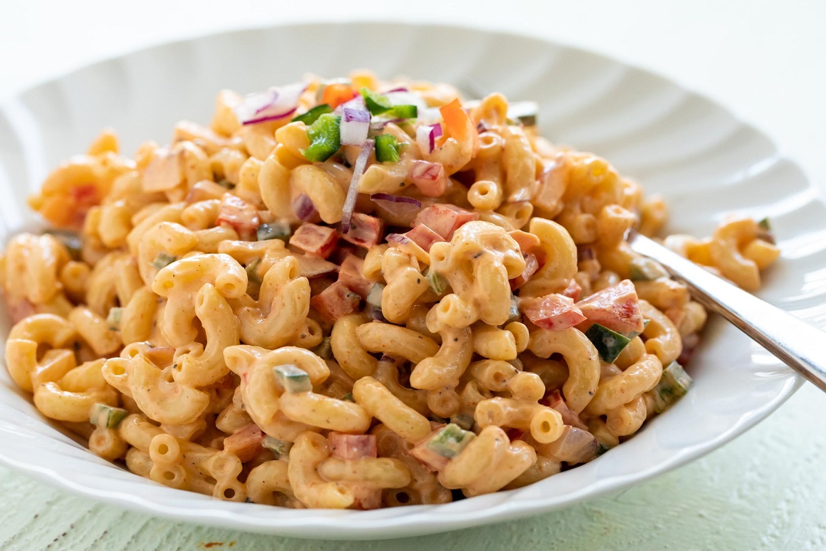 Traditional macaroni salad