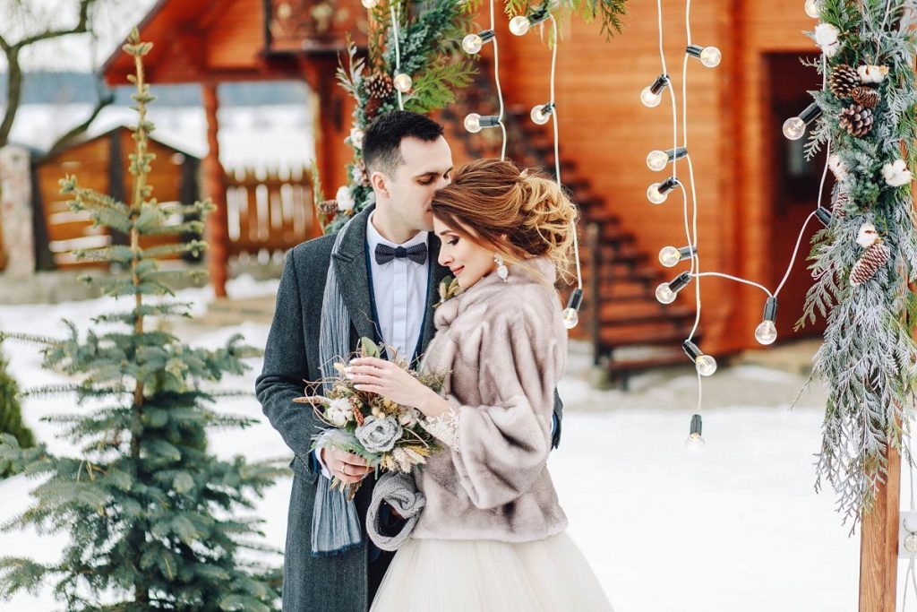 10 Incredibly Creative Christmas Wedding Ideas