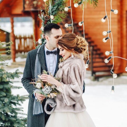 10 Incredibly Creative Christmas Wedding Ideas