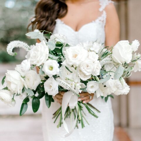 10 Tips For Choosing a Wedding Florist