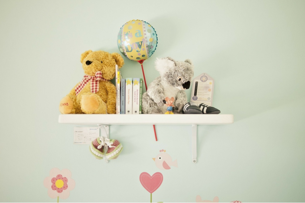 Art display area 10 Incredibly Unique DIY Kids Room Décor Ideas