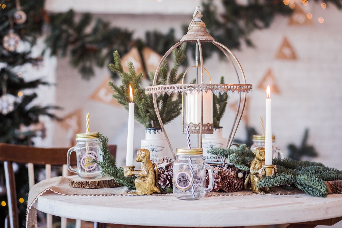 A touch of nature 10 Incredibly Beautiful DIY Table Runners