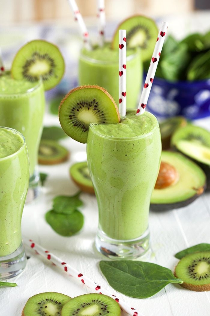 Kiwi Pineapple Spinach Smoothie