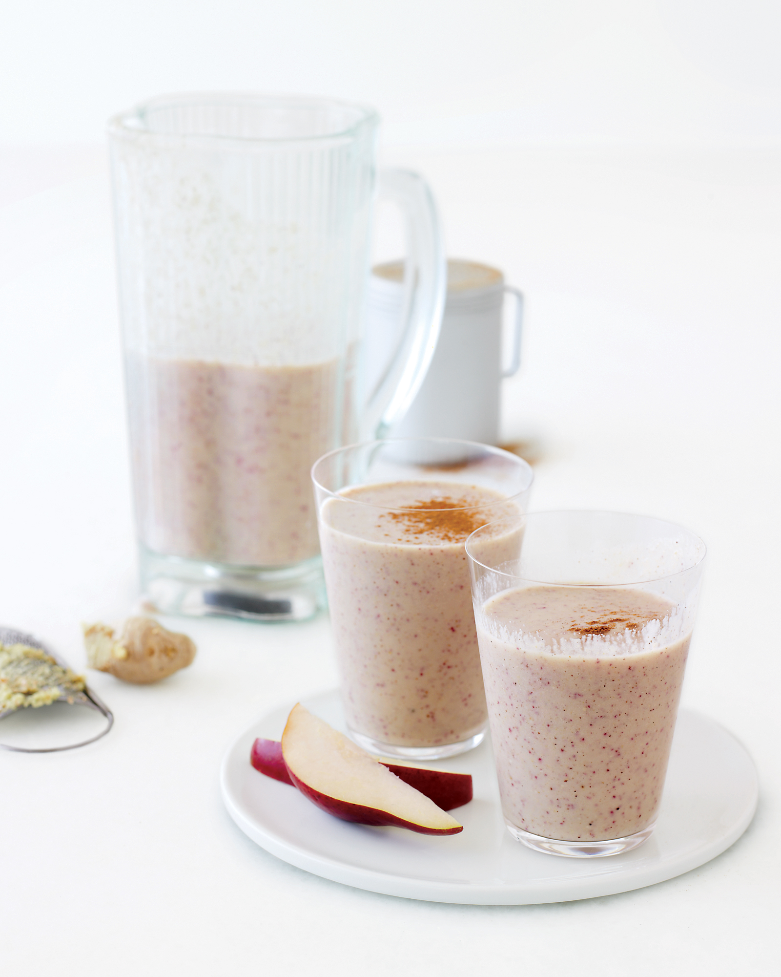 Pear Ginger Cinnamon Oatmeal Smoothie