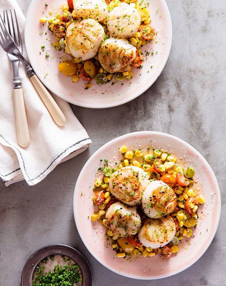 Pan-Seared Scallops With Citrusy Corn Succotash