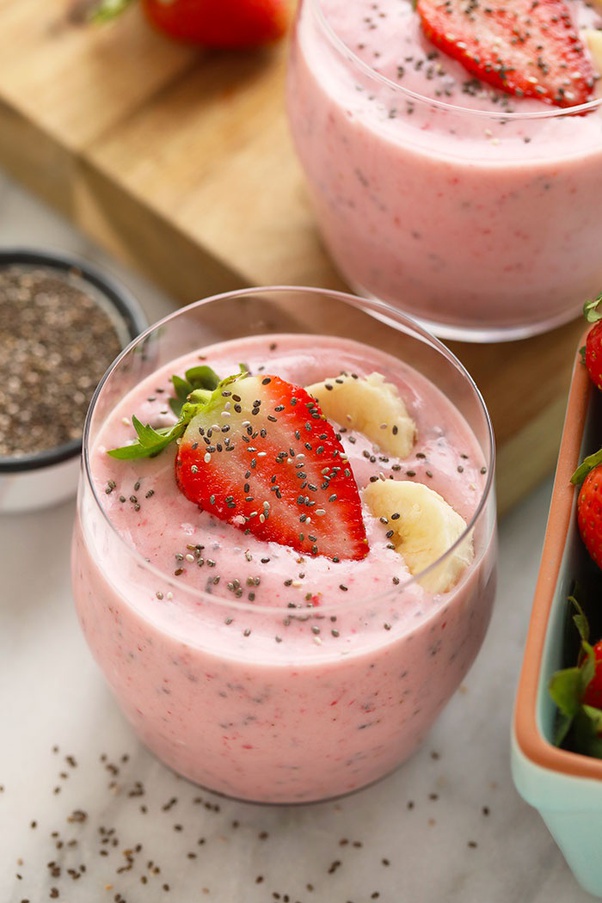 Banana Strawberry Chia Smoothie