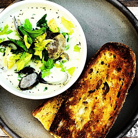 Meal photo - Imperfect Foods Clam Chowder with Garlicky Bread