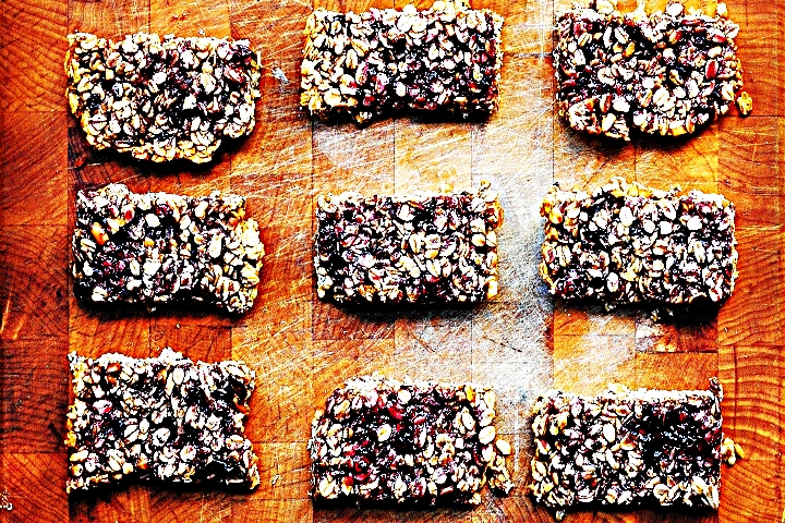 Meal photo - Peanut Butter and Jelly Granola Bars