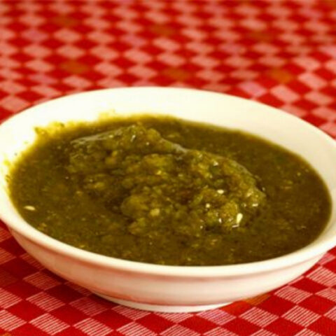 Hari Chutney (Spicy Indian Cilantro Mint Chutney)