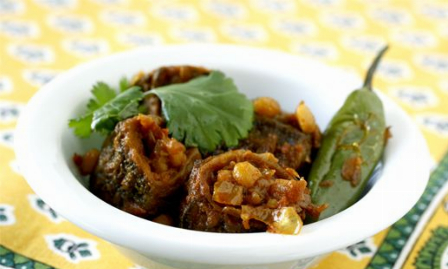 Stuffed Karela Recipe (Indian Bitter Melons with Chana Dal)