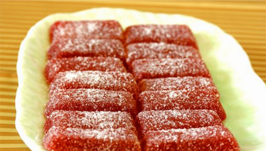 Loquat and Strawberry Pate de Fruits Recipe (French Fruit Jelly Candies)