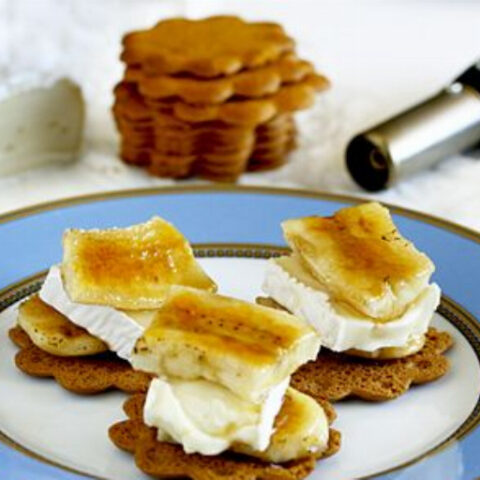 Bruleed Banana Cheese Gingersnap Treats (Croques Banane Brie Recipe)