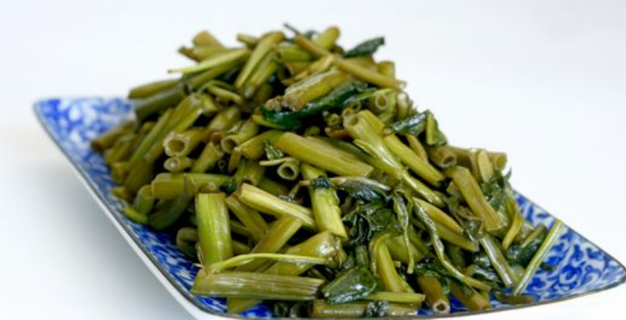 Vietnamese Vegetables with Ginger (Rau Muong Xao Gung)