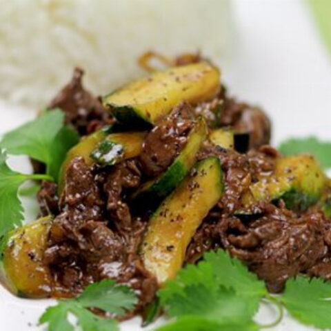 Vietnamese Oyster Sauce Beef Recipe (Thit Bo Xao)