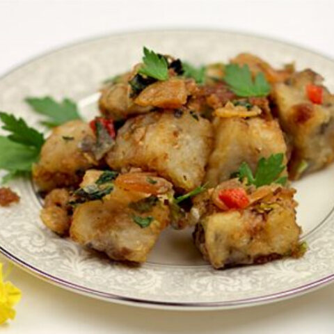 Banh Khoai Mon: Fried Taro Cake Recipe