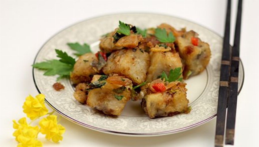 Banh Khoai Mon: Fried Taro Cake Recipe