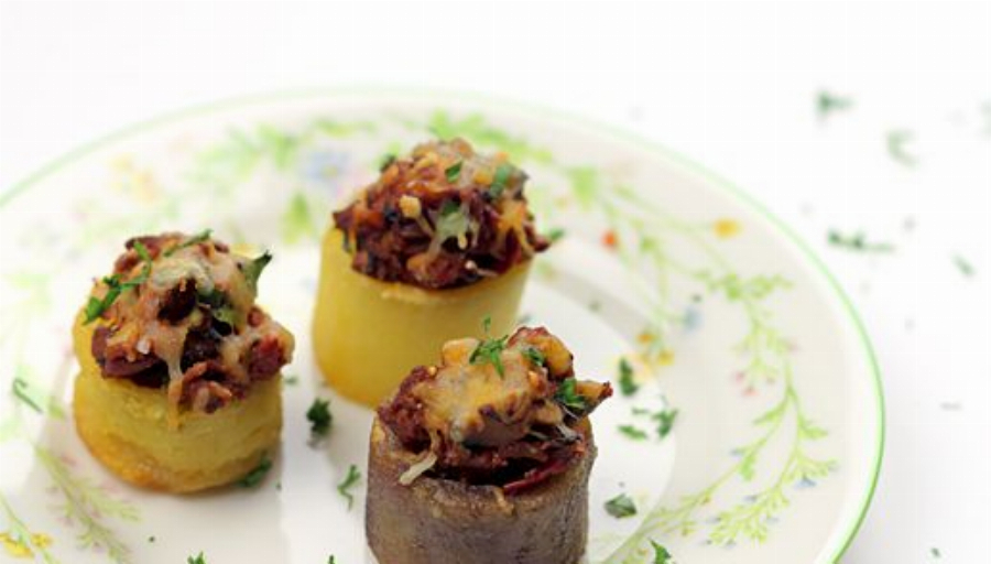 Stuffed Potato Appetizers (Bolognese Potatoes)