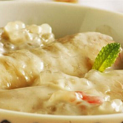 Coconut and Sweet Tapioca Pudding with Bananas (Che Chuoi in Vietnamese)