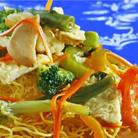 Crispy Egg Noodles with Mixed Vegetables (Mi Xao Don)