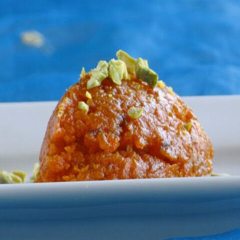 Gajar Halva (Indian Carrot Halwa Dessert)