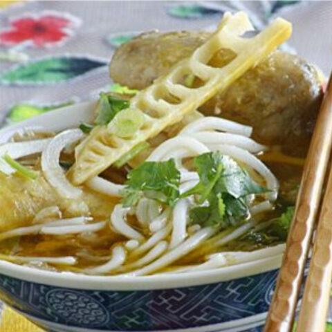 Bun Mang Ga (Vietnamese Bamboo Shoots and Chicken Vermicelli Rice Noodle Soup)