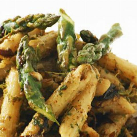 Parsley-Walnut Pesto Penne Pasta with Asparagus