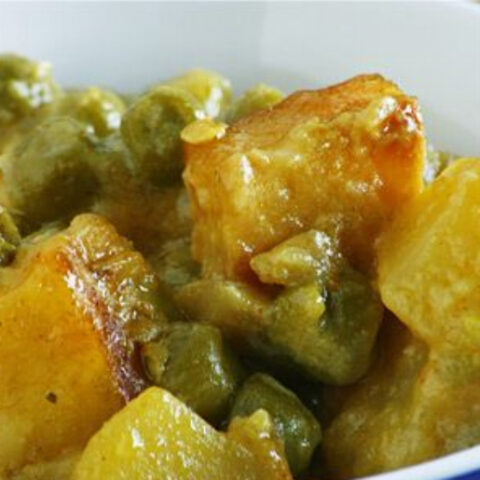 Mattar Paneer (Peas and Fried Indian Cheese Curry)