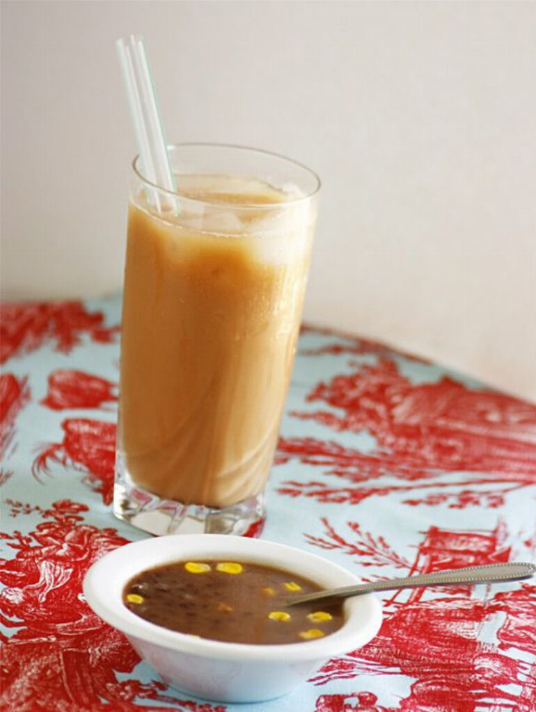 Sweet Coconut Red Bean Soup with Corn