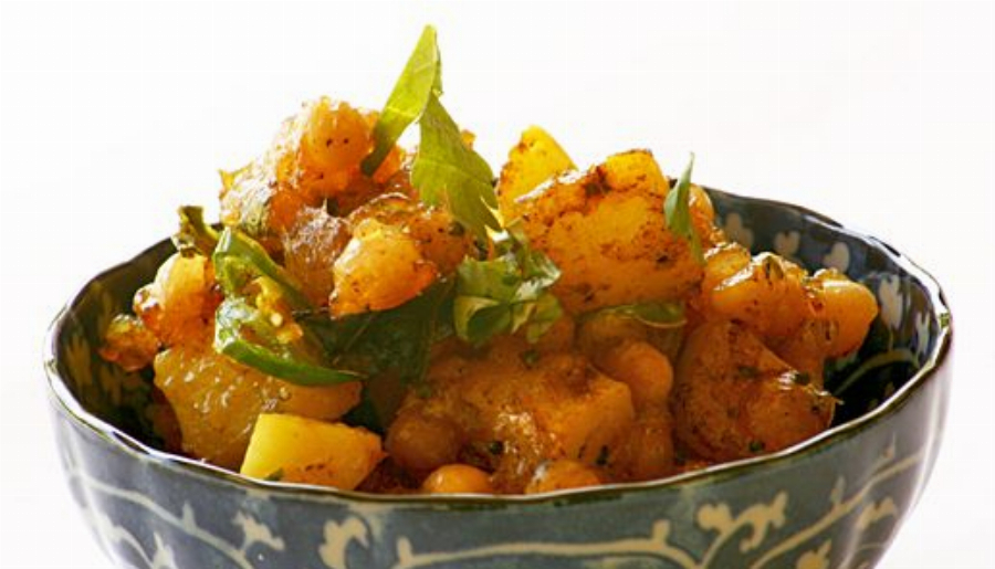 Sabudana Khichdi (Indian Sago and Potato Snack)