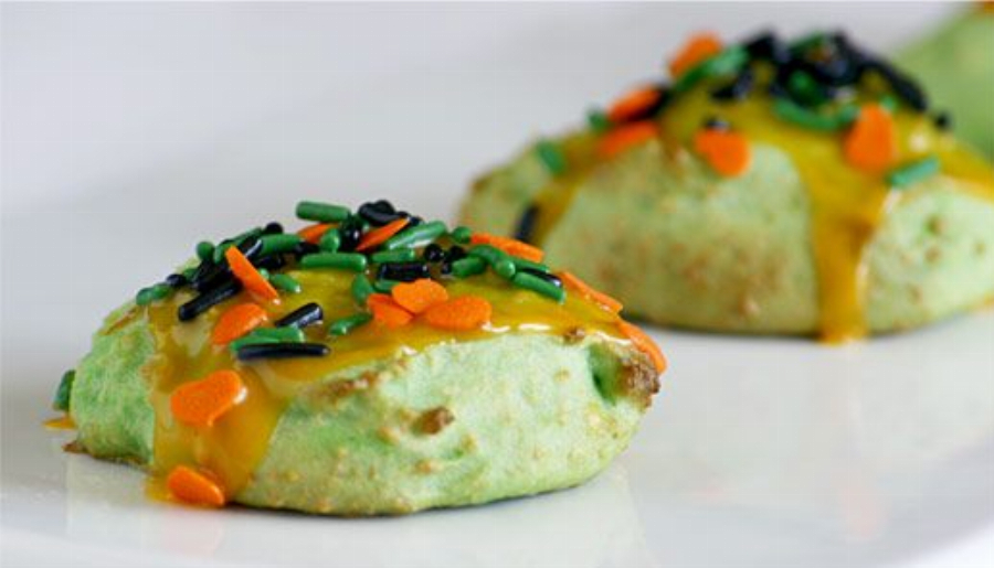 Halloween Pandan Ricotta Cookies with Carrot Icing