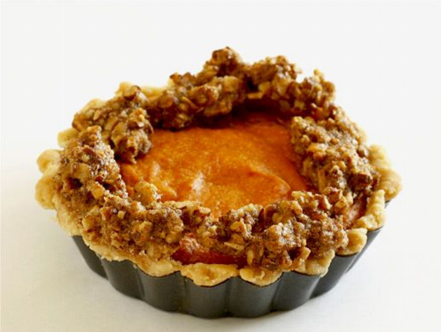 Sweet Potato Pie with Pecan Crumb Topping