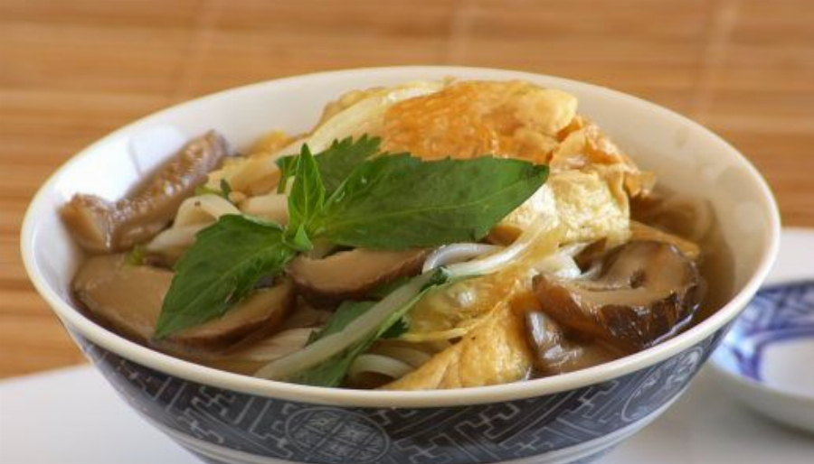 Vietnamese Fried Bean Curd Soup (Hu Tieu Chay)