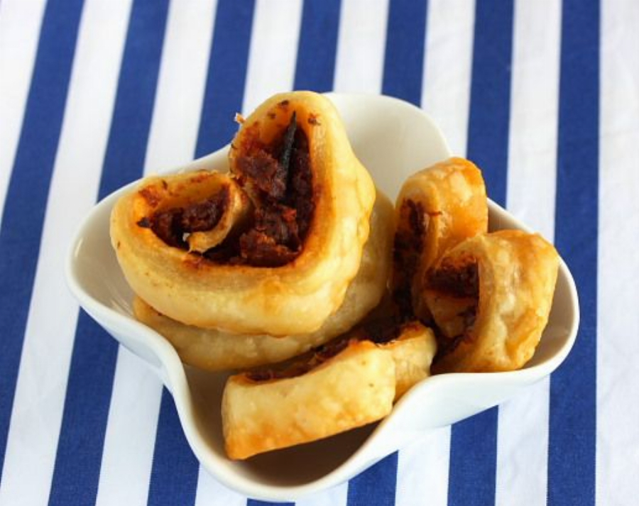 Sun-Dried Tomato Pesto Palmier