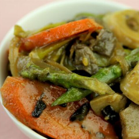 Beef Stir fry with Bamboo Shoots (Bo Xao Mang Recipe)