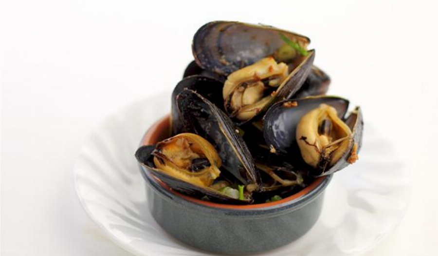 Spicy Mussels with Chorizo