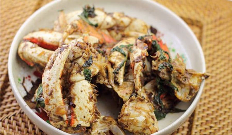 Sauteed Crab with Ginger and Basil