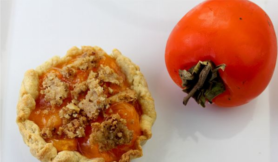 Persimmon Pie with Crumb Topping