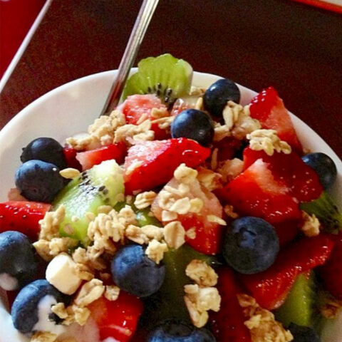 Granola, Berry & Yogurt Parfait Recipe