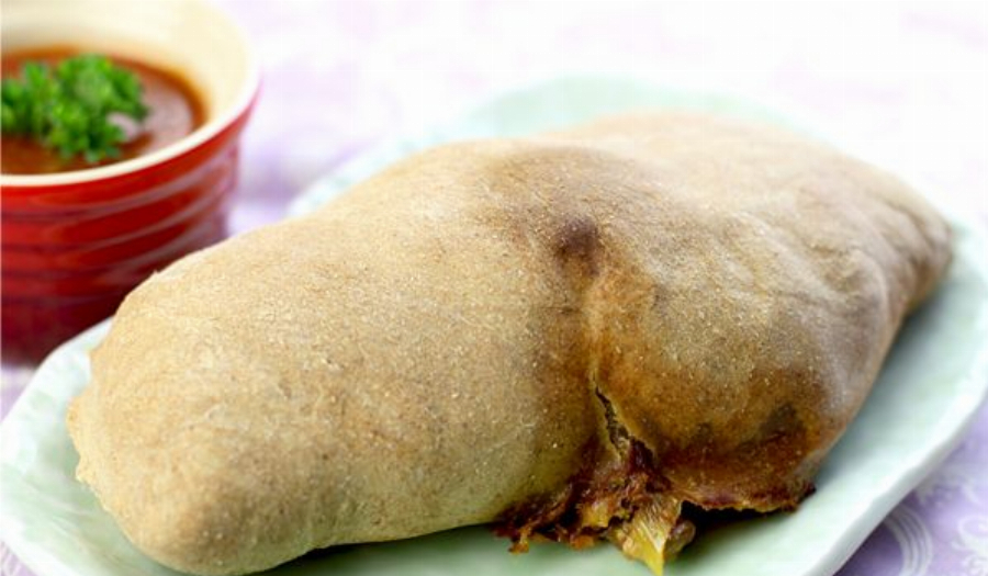 Vegetarian Calzone Recipe (Pizza Pocket)